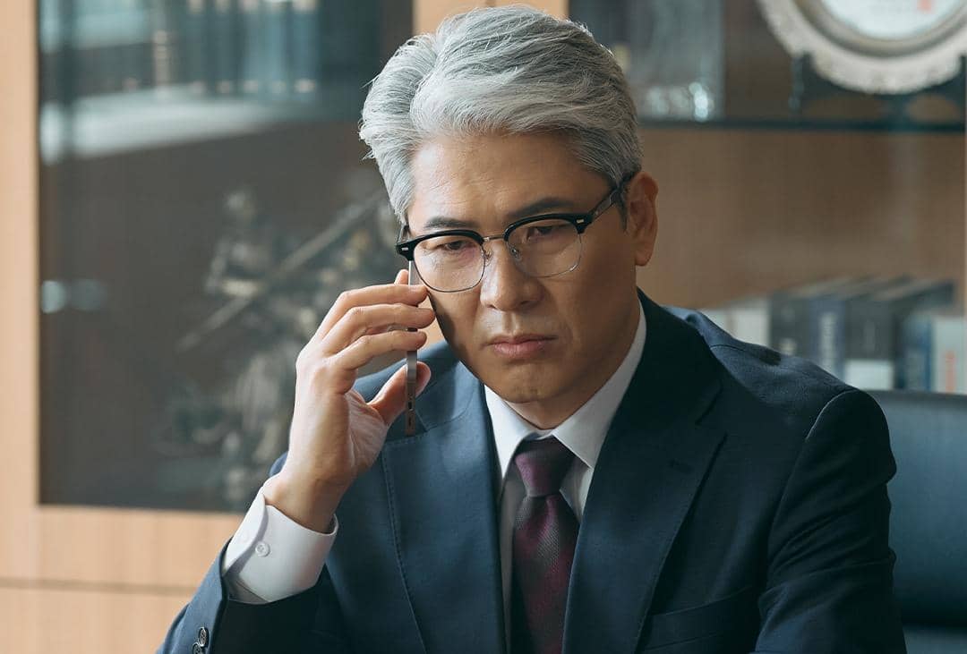 Kim Sang Kyung di drama Fifties Professionals