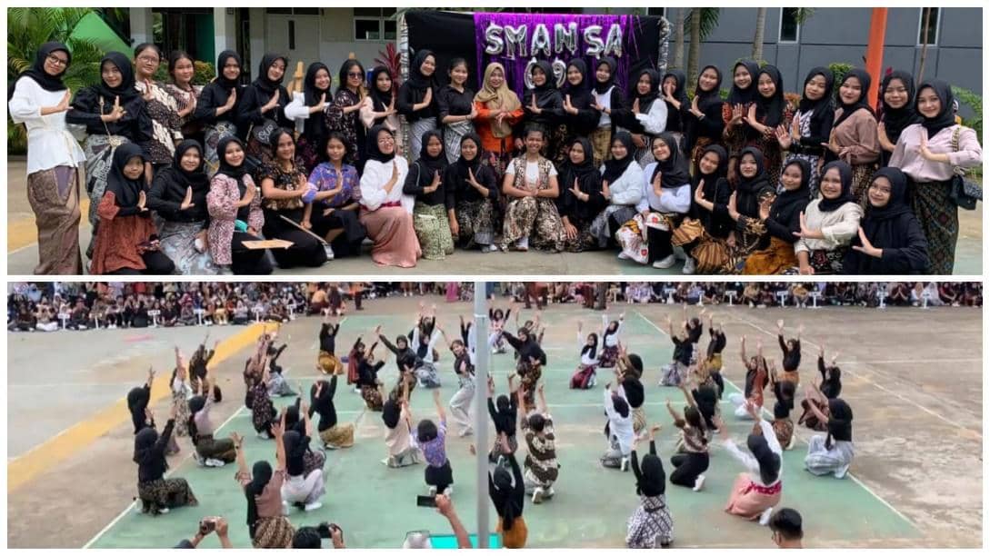 Siswa-siswi SMAN 1 Pontianak mengenakan pakaian tradisional berpose bersama dan menampilkan tarian di lapangan sekolah.