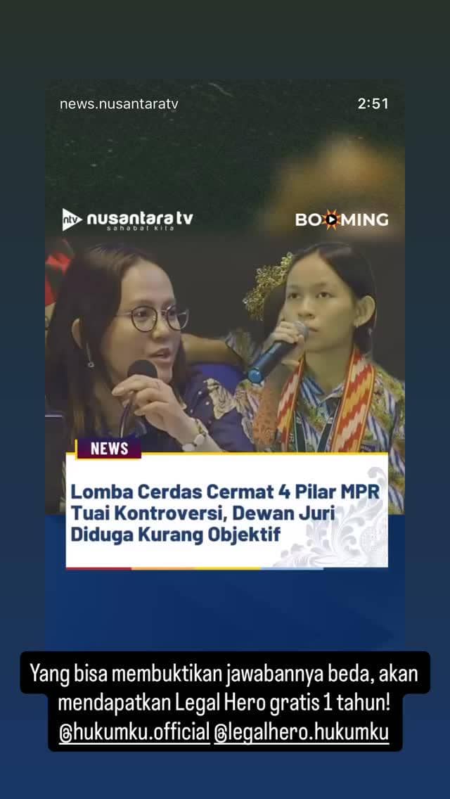Tangkapan layar berita Nusantara TV menampilkan dua peserta lomba cerdas cermat 4 Pilar MPR RI yang tengah berbicara menggunakan mikrofon.