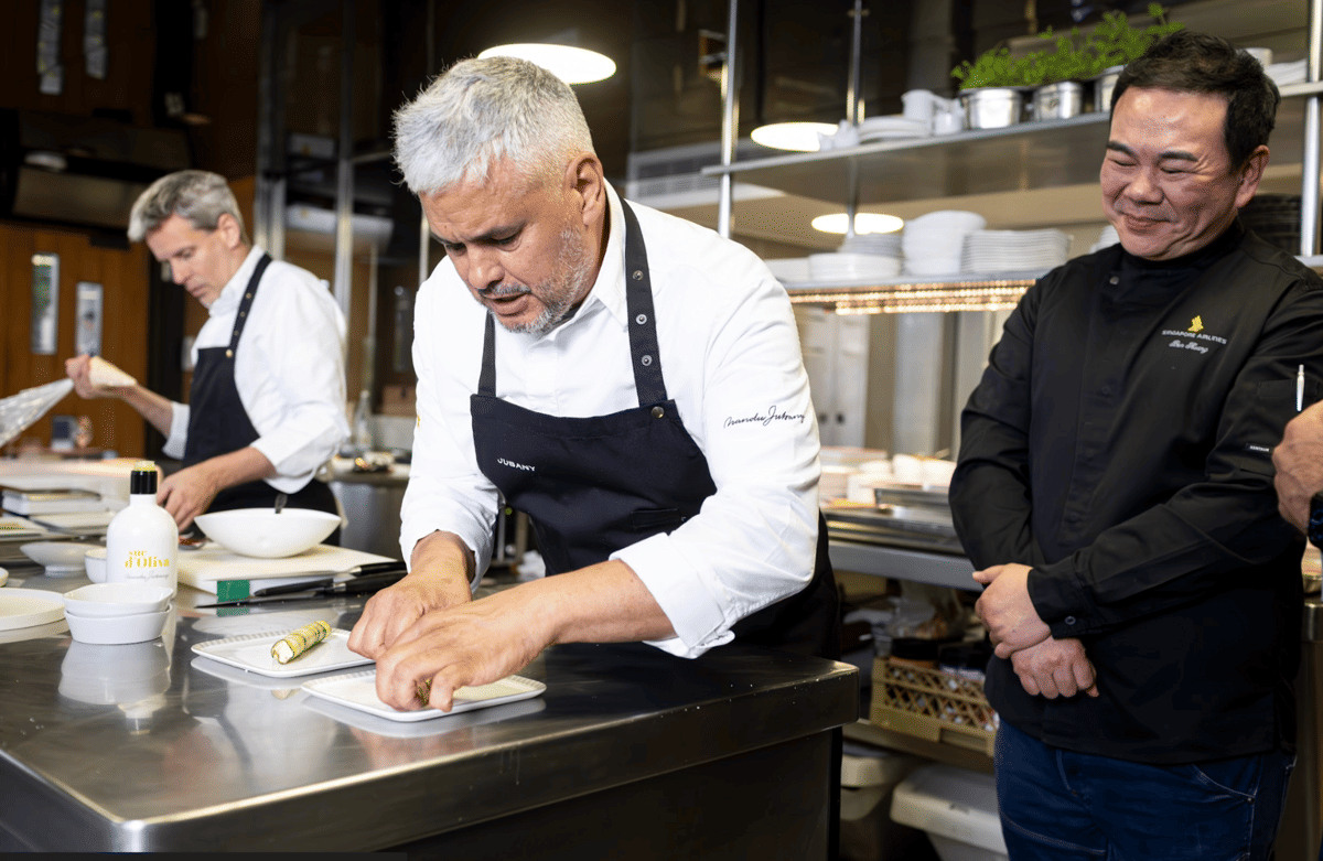 Gandeng Chef Michelin Star, SIA Bawa Aroma Catalan Menembus Langit
