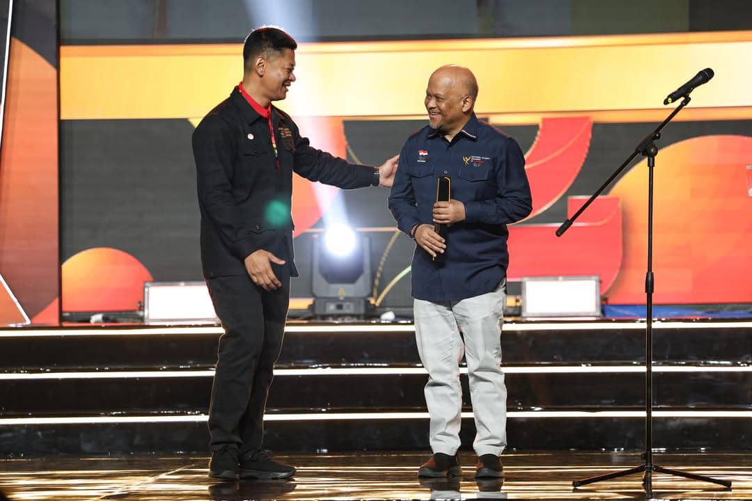 Ketua Komite Olimpiade Indonesia, Raja Sapta Oktohari bersama Direktur National Olympic Academy Indonesia, Ilham Habibie (Instagram.com/noc.