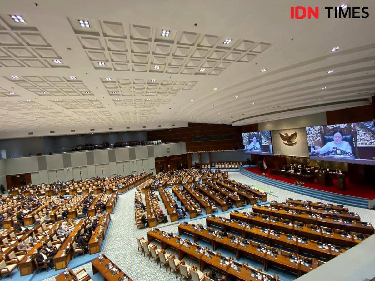 Adela Kanasya Resmi Gantikan Sang Ayah Adies Kadir Jadi Anggota DPR 