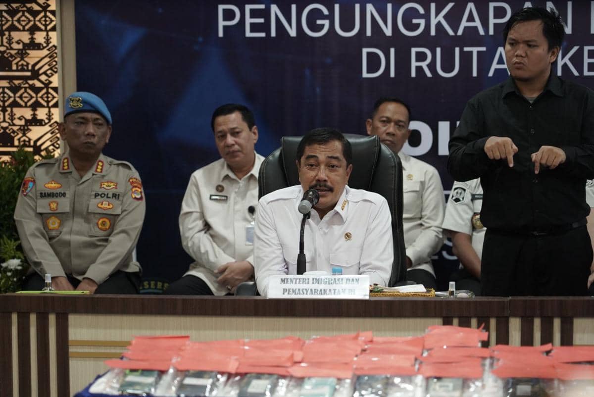 Menteri Imigrasi dan Pemasyarakatan (Imipas), Agus Andrianto, dalam konferensi pers di Polda Lampung.