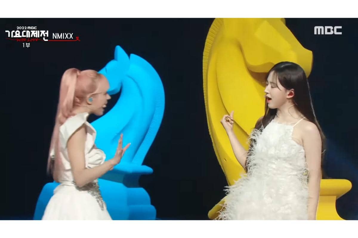 Lily dan Haewon NMIXX berduet high note lagu "DICE" di acara MBC Gayo Daejejeon 2022