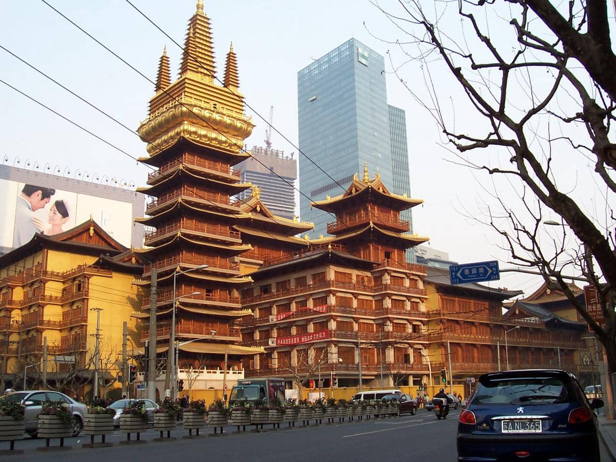 Jing'an Temple Shanghai: Lokasi, Rute, Jam Buka, dan Tips