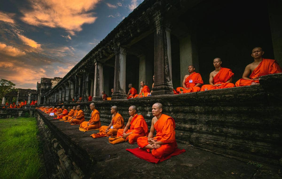 ilustrasi meditasi Waisak di Kamboja