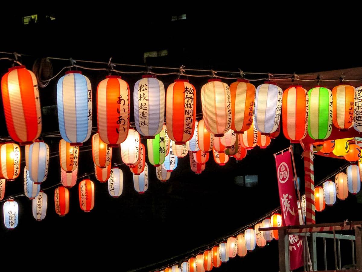 ilustrasi tradisi Obon Jepang