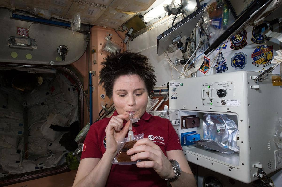 potret mesin espresso khusus astronaut NASA