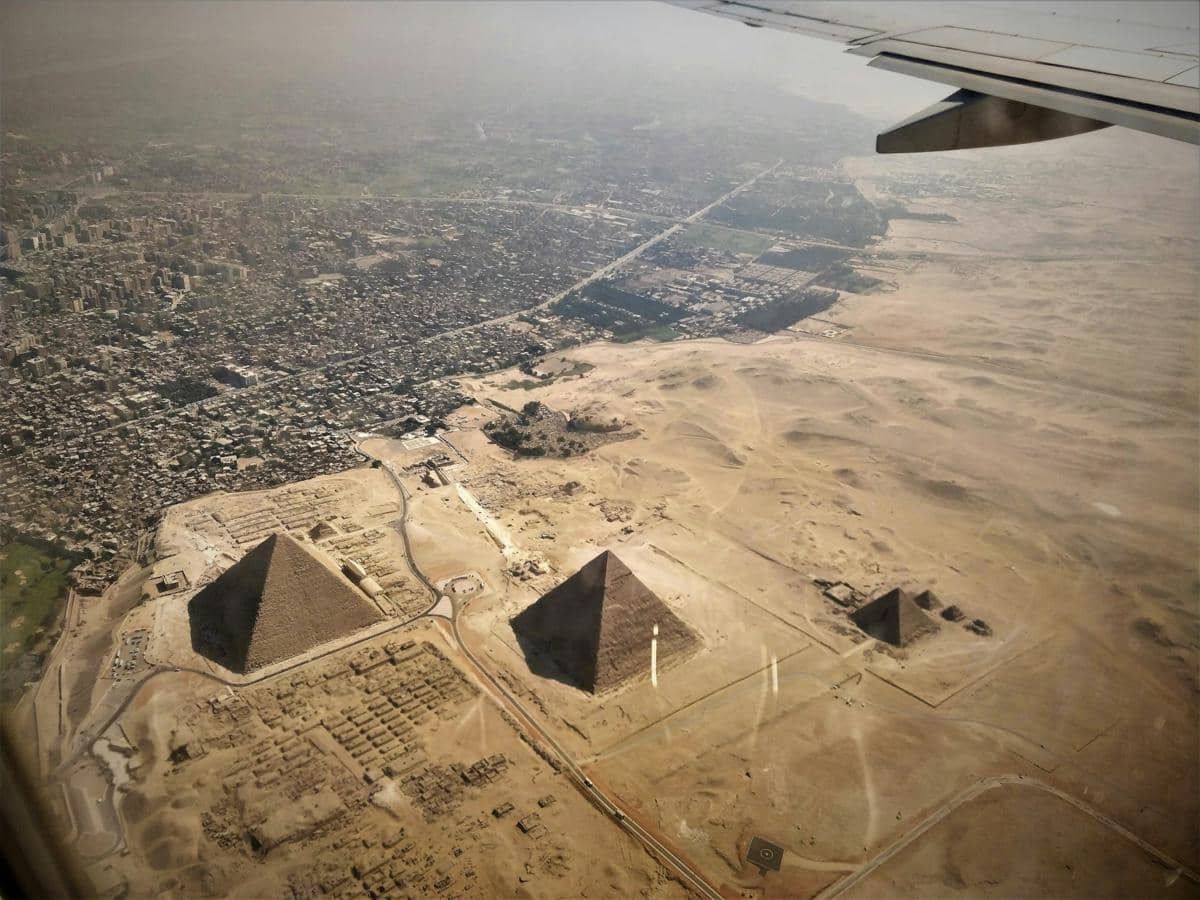 Pemandangan udara Kompleks Piramida Giza di Mesir.