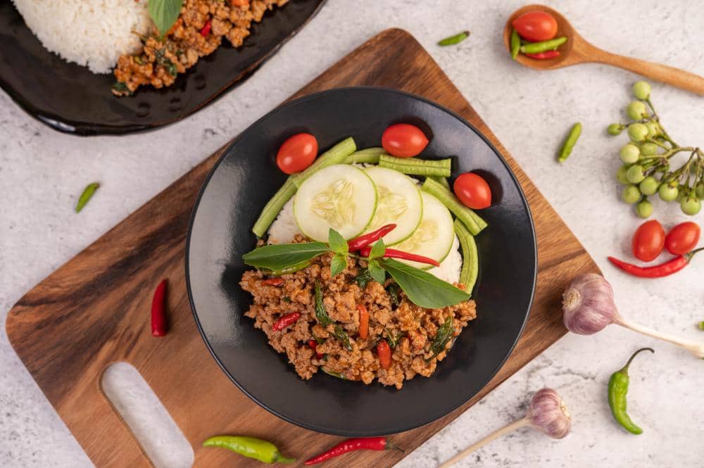 8 Lauk Pendamping untuk Tumis Oncom selain Ayam Goreng