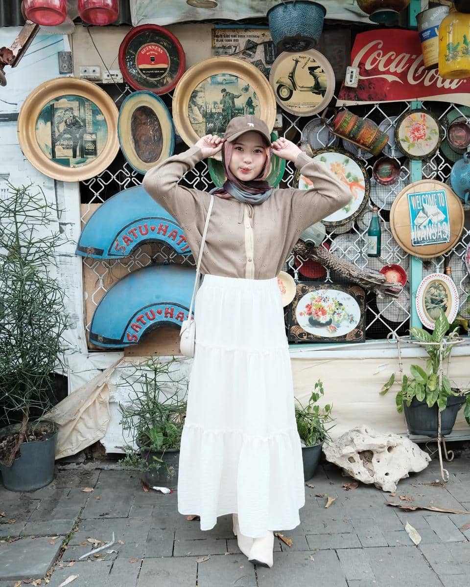 OOTD Pakai Topi ala Siska Amera