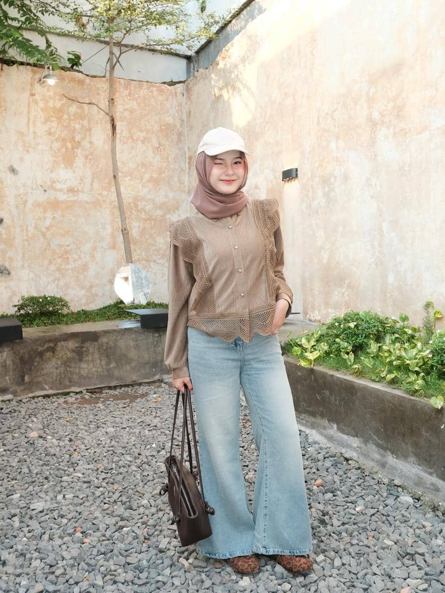 OOTD Pakai Topi ala Siska Amera