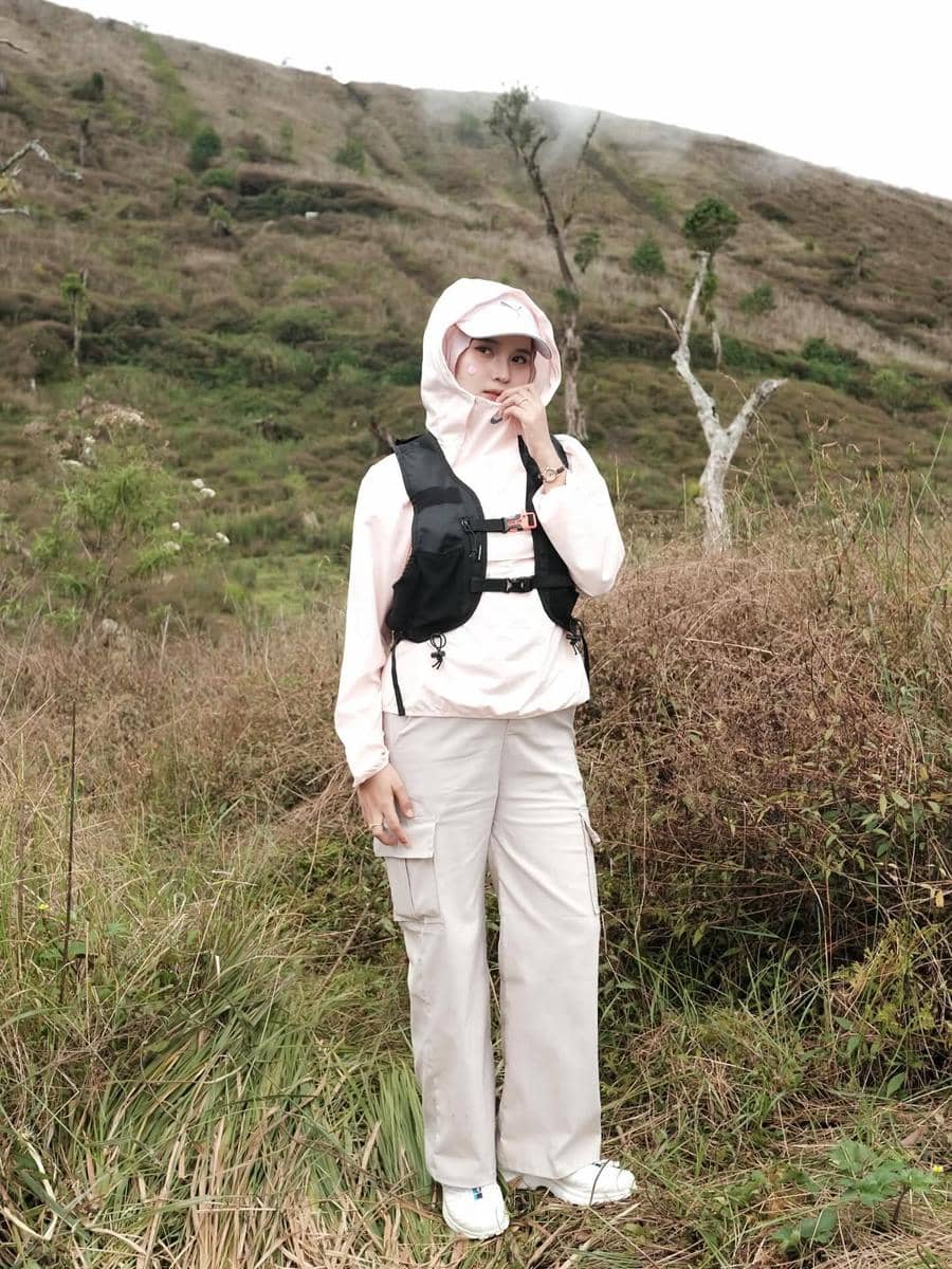 OOTD Naik Gunung ala Siska Amera