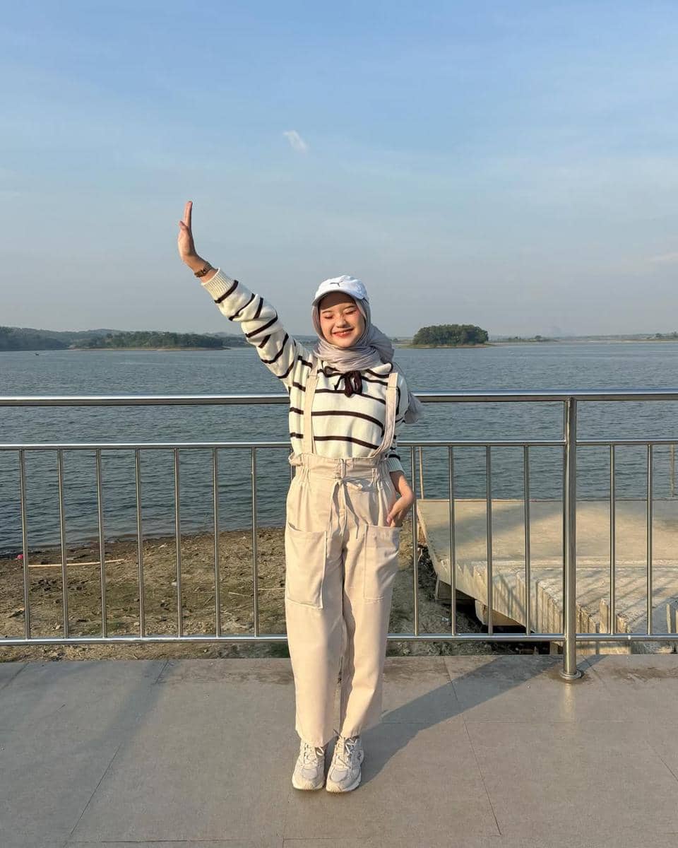 OOTD Pakai Topi ala Siska Amera