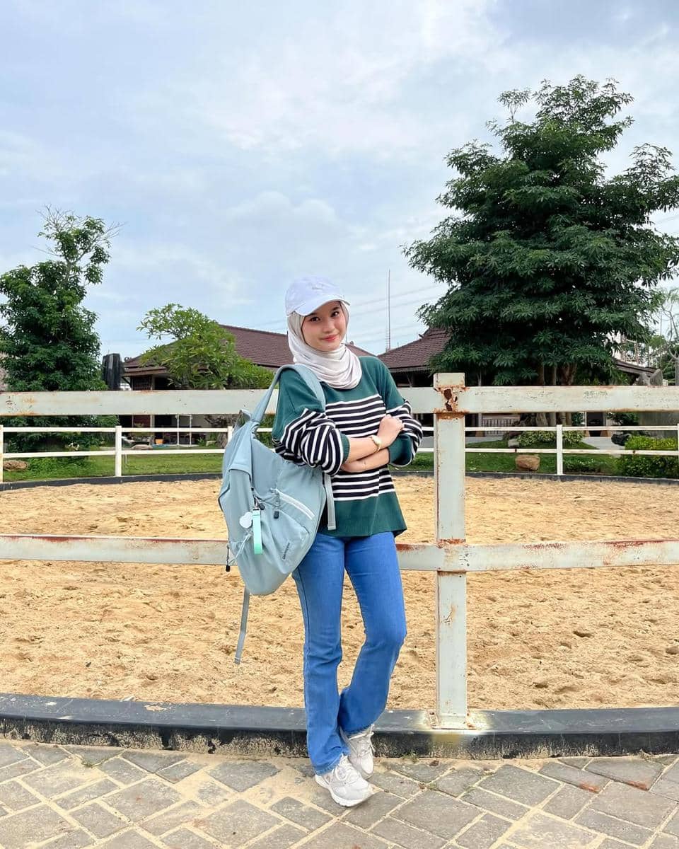 OOTD Pakai Topi ala Siska Amera