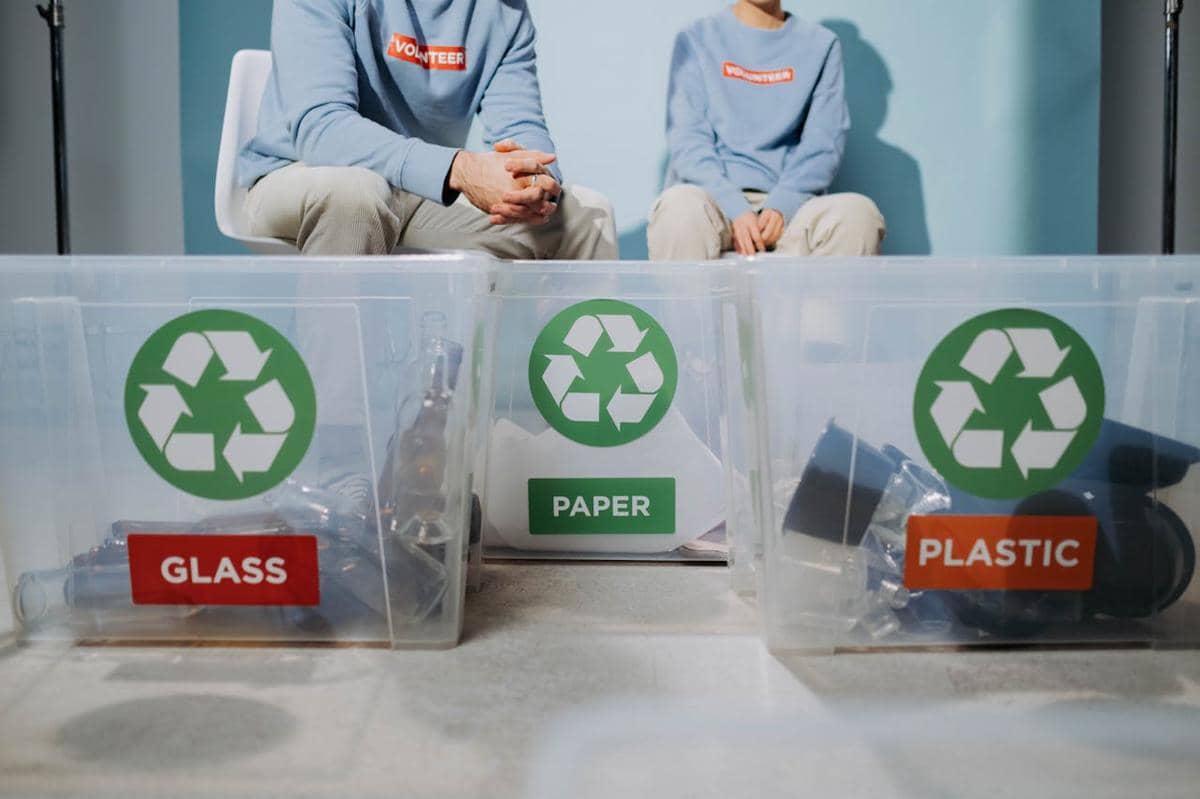 ilustrasi sampah plastik, recycle