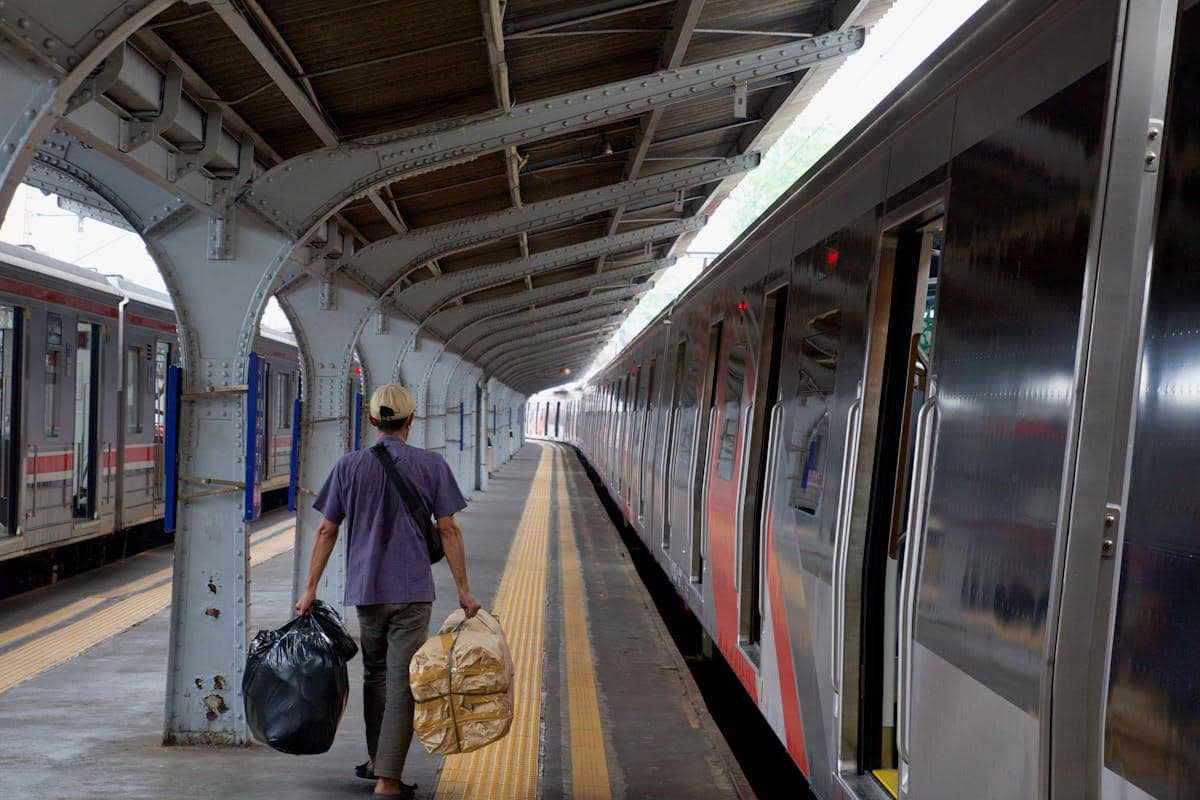ilustrasi stasiun kereta api