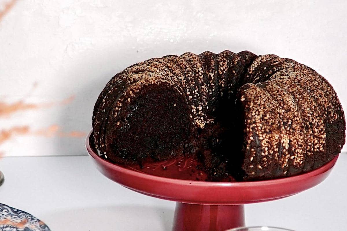 Resep Bolu Wijen Hitam yang Empuk dan Moist di Lidah
