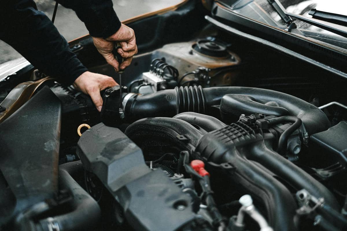 Pastikan kondisi kipas radiator berfungsi optimal.