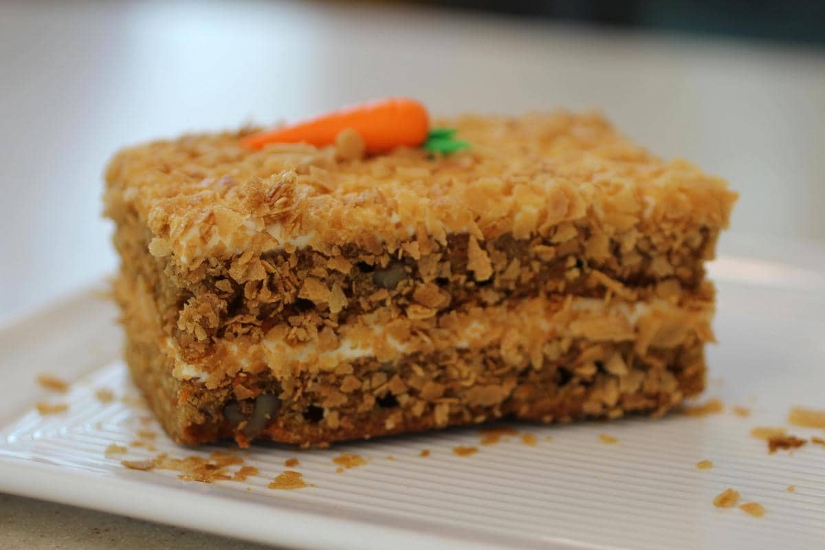 Resep Carrot Cake Kukus tanpa Mixer, Moist dan Empuk Teksturnya