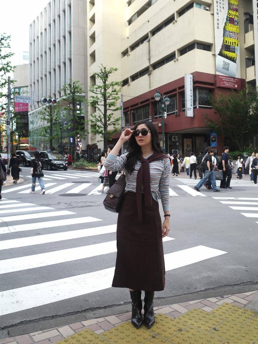 Febby Rastanty berlibur di Jepang bareng mama