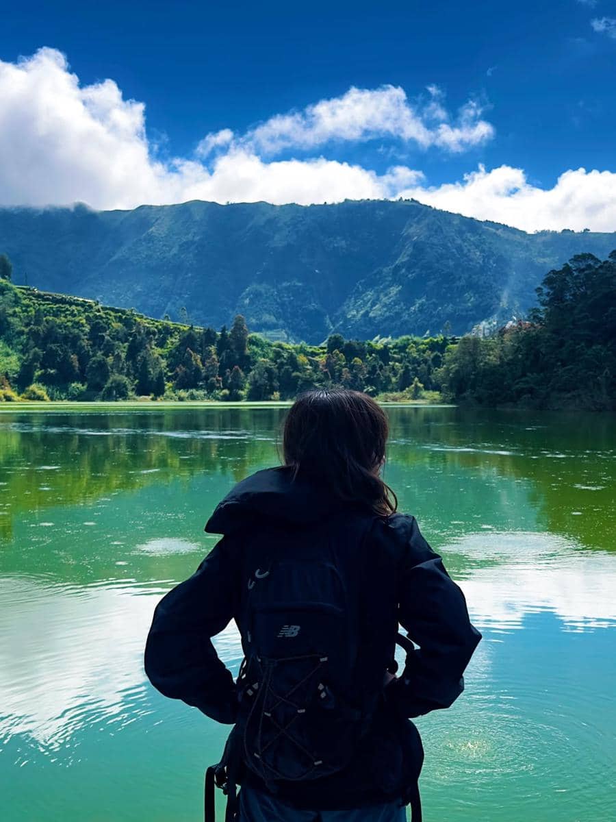 Bella Graceva berlibur ke Telaga Warna