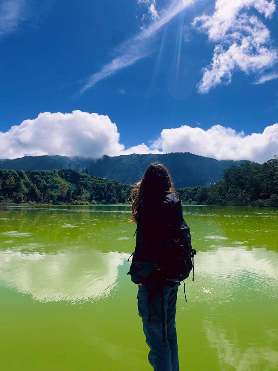 Bella Graceva berlibur ke Telaga Warna