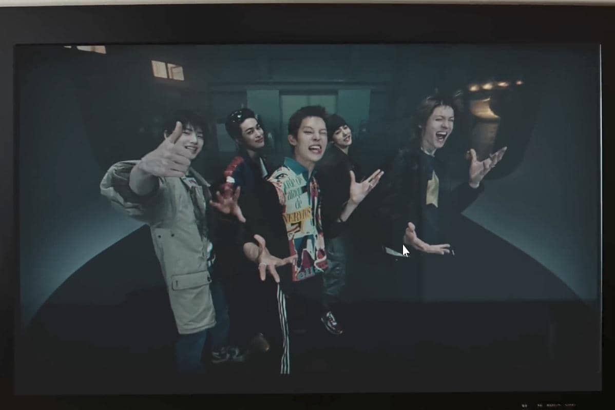 cuplikan MV ACAI dari CORTIS