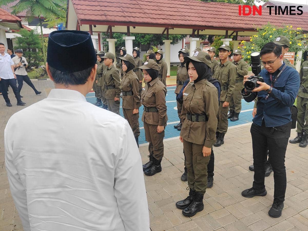 180 Murid Sekolah Rakyat Bekasi Dapat Empat Jenis Sepatu