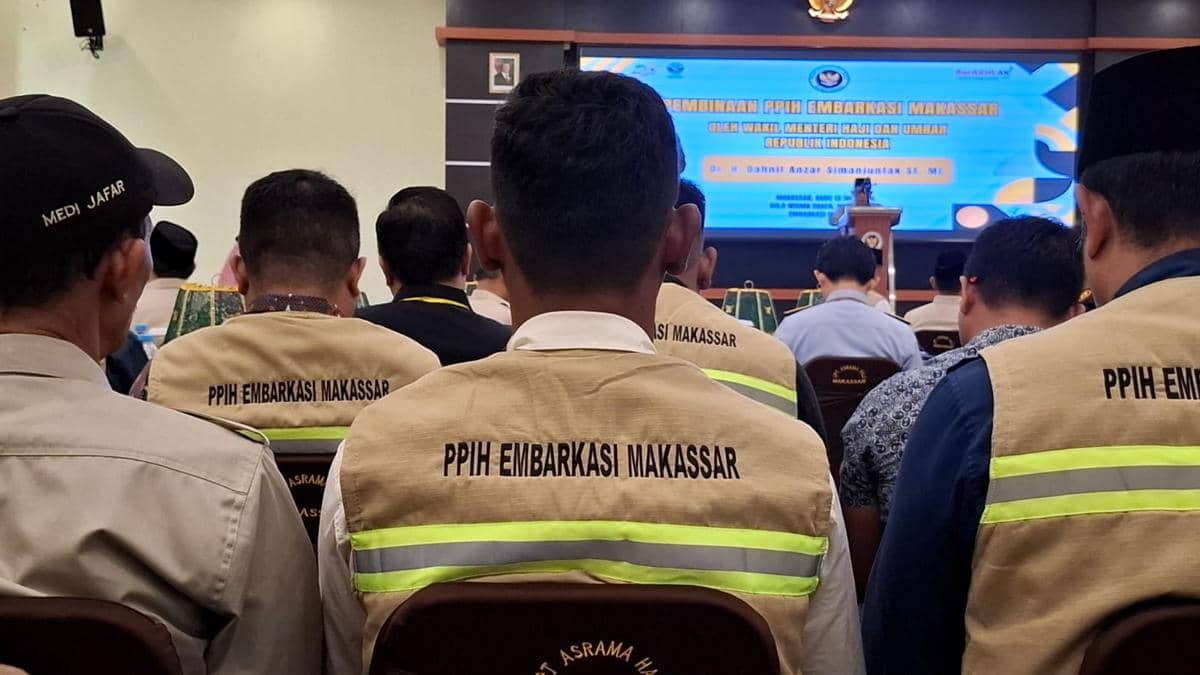 . Wakil Menteri Haji dan Umrah RI, Dahnil Anzar Simanjuntak saat meninjau pelayanan dan fasilitas di Asrama Haji Sudiang Makassar, Rabu (13/