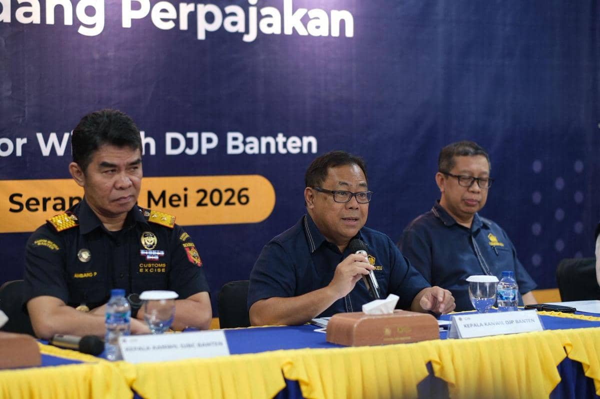 Kepala Kanwil DJP Banten, Aim Nursalim menggelar konferensi pers kasus pajak (Dok. Kanwil DJP Banten)