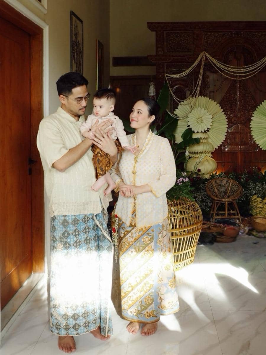 Kebaya Anggika Bölsterli