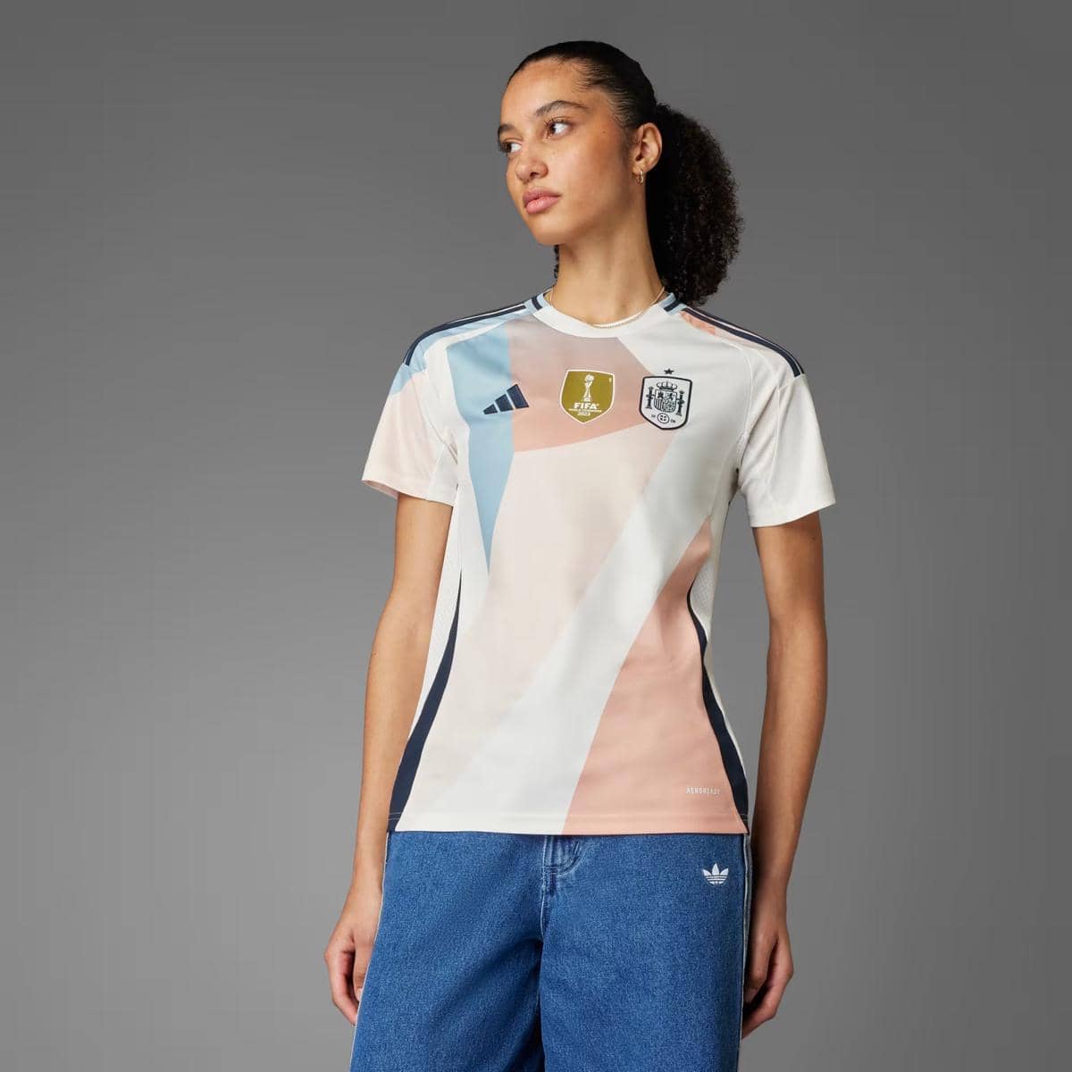 Jersey_Spanyol_Away_25_Tim_Wanita_Putih_JF2649_HM1.jpg