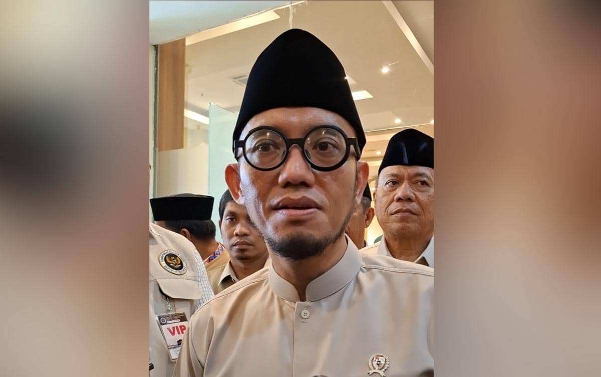 . Wakil Menteri Haji dan Umrah RI, Dahnil Anzar Simanjuntak saat meninjau pelayanan dan fasilitas di Asrama Haji Sudiang Makassar, Rabu (13/