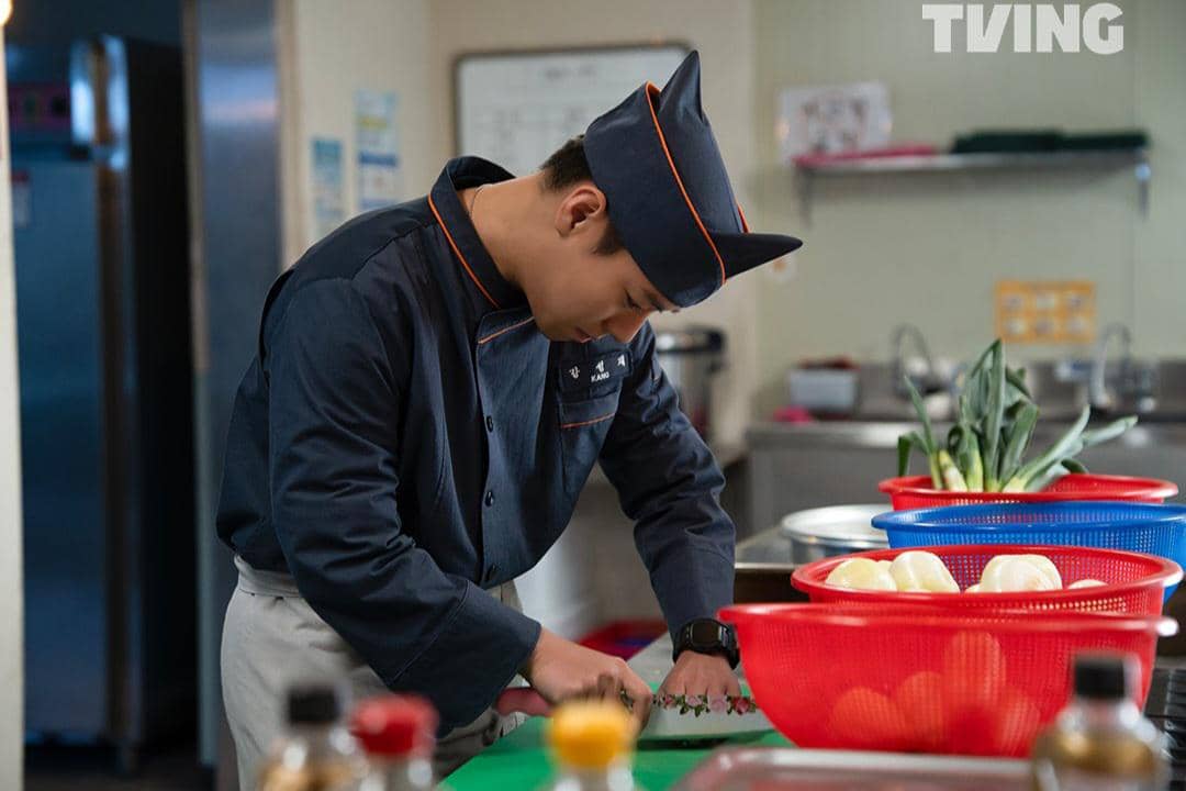 Park Ji Hoon di drakor The Legend of Kitchen Soldier 