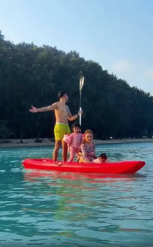 Siti Badriah dan Keluarga Liburan di Kepulauan Seribu (Instagram.com/krisjianabahh)