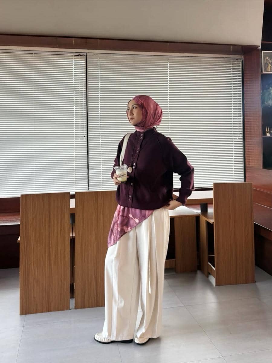 OOTD Atasan Rajut ala Inas Rana