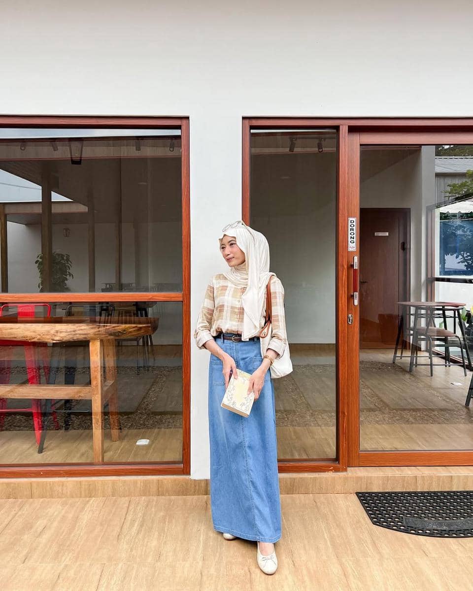 OOTD Rok Denim ala Rafika Rahma