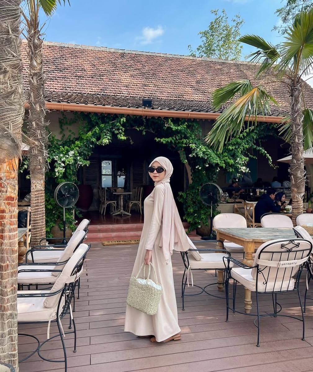 OOTD ke Pantai ala Rafika Rahma