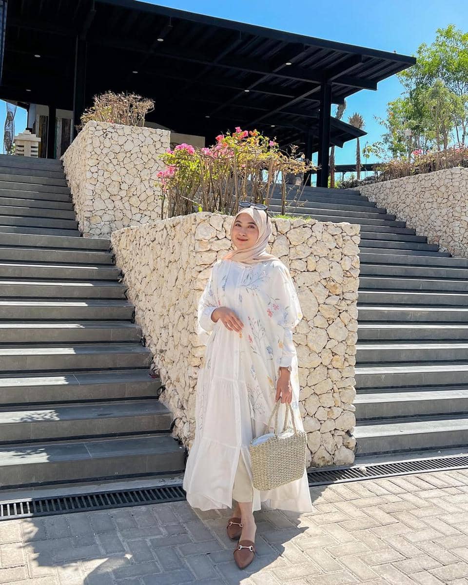 OOTD ke Pantai ala Rafika Rahma