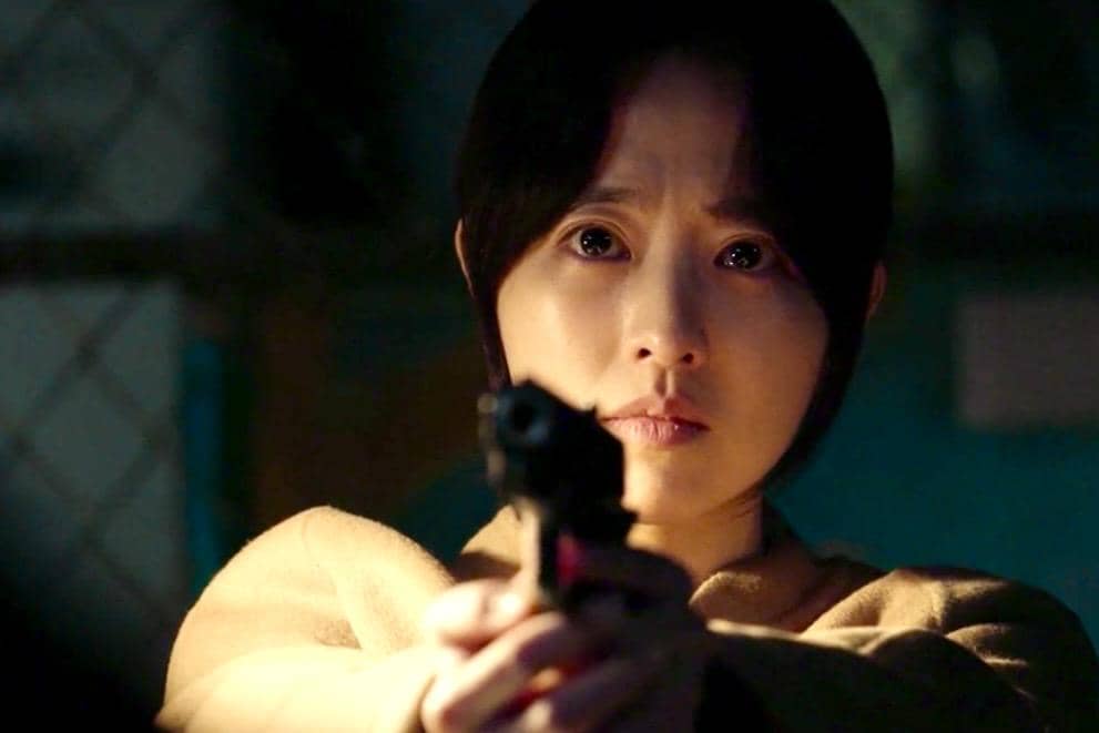 Kim Hee Ju (Park Bo Young) dalam drakor Gold Land 