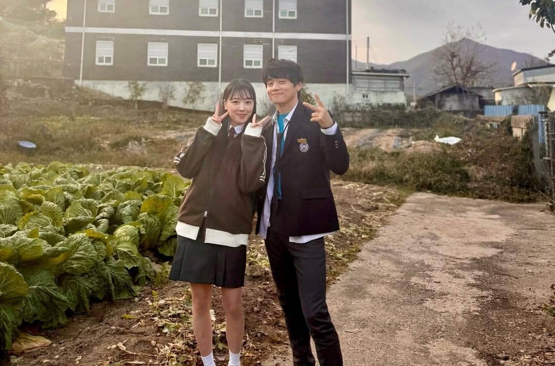 Jo Woo Ri dan Jo Bok Rae di drama Sold Out on You