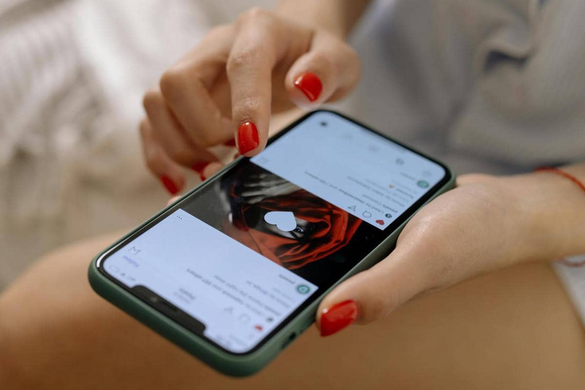 Kamu Sering Scrolling Tanpa Henti? Ini 8 Cara Lepas dari Kecanduan
