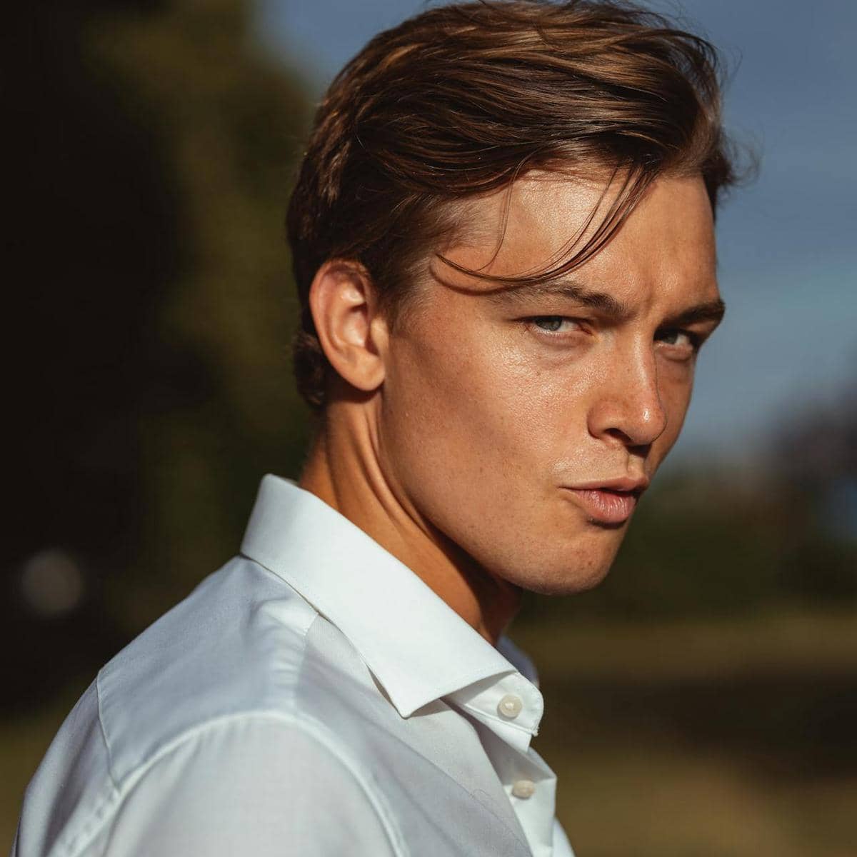 ilustrasi gaya rambut Side Swept Hairstyle (pexels.com/kaleef lawal)
