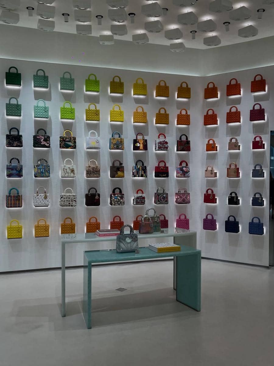 Kenes dan Winky Wiryawan ngafe di Dior Gold House