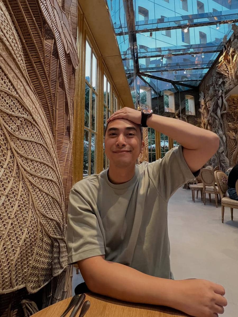 Kenes dan Winky Wiryawan ngafe di Dior Gold House