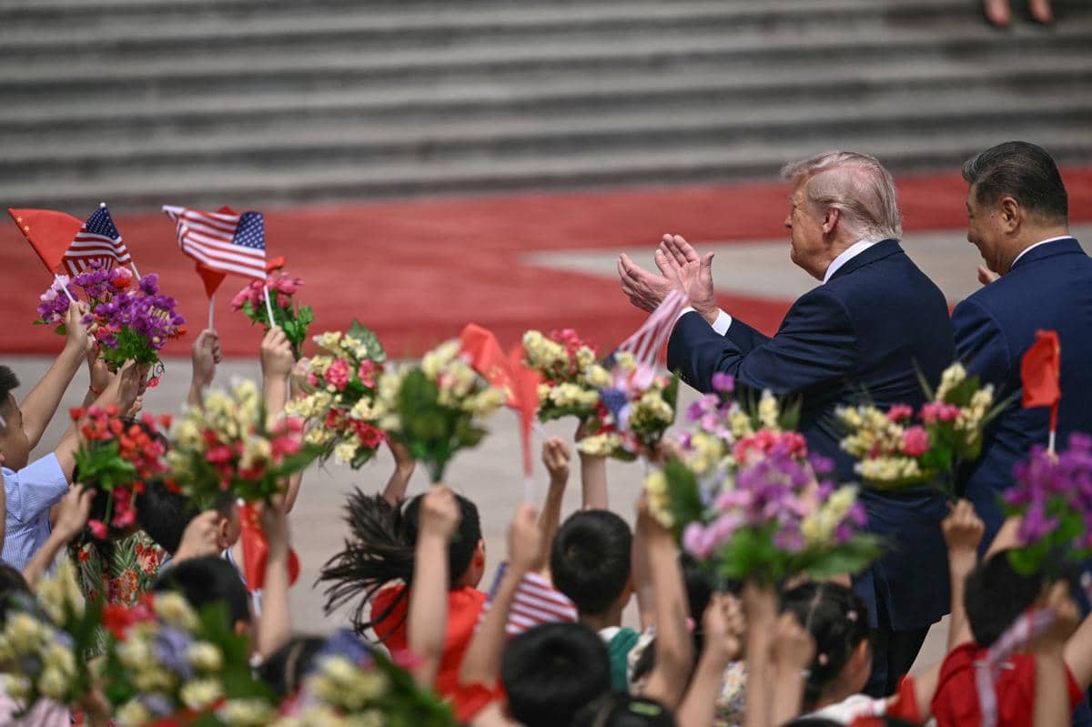 Xi Jinping Sambut Trump di Balai Besar Rakyat, KTT AS-China Dimulai