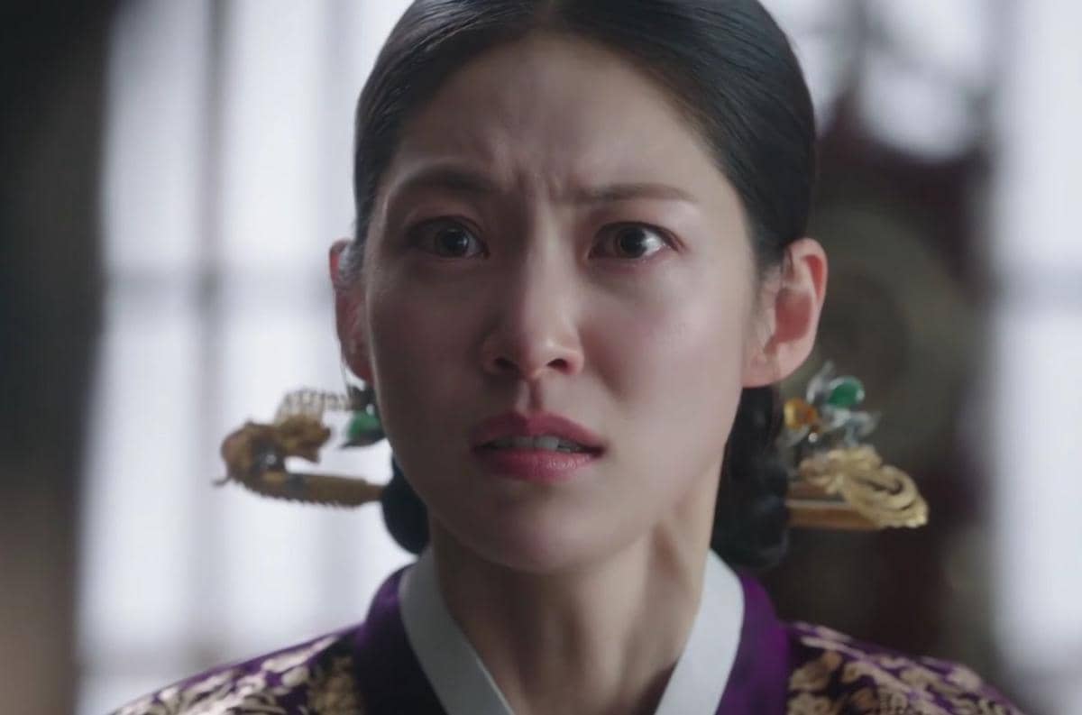Cuplikan drama Korea Perfect Crown