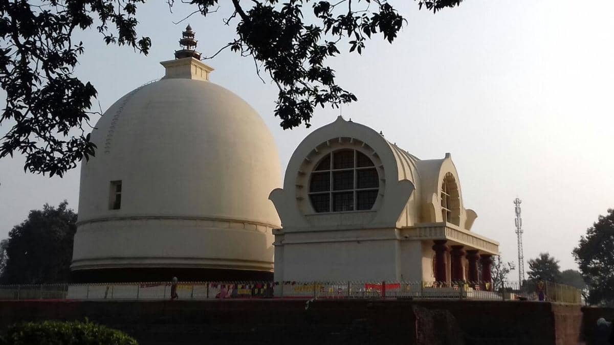 potret Mahaparinirvana Temple