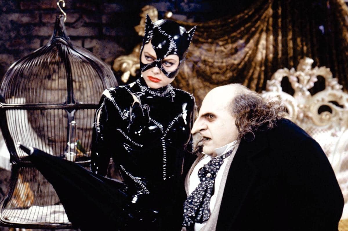 Michelle Pfeiffer dalam film Batman Returns (1992)